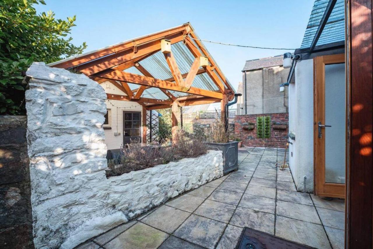 Cosy Welsh Cottage In St Davids Centre With Garden Екстер'єр фото