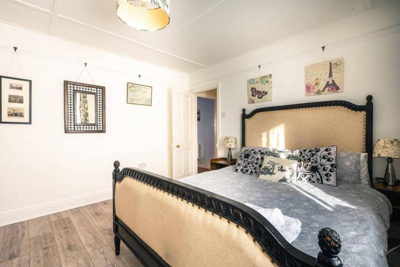 Cosy Welsh Cottage In St Davids Centre With Garden Екстер'єр фото