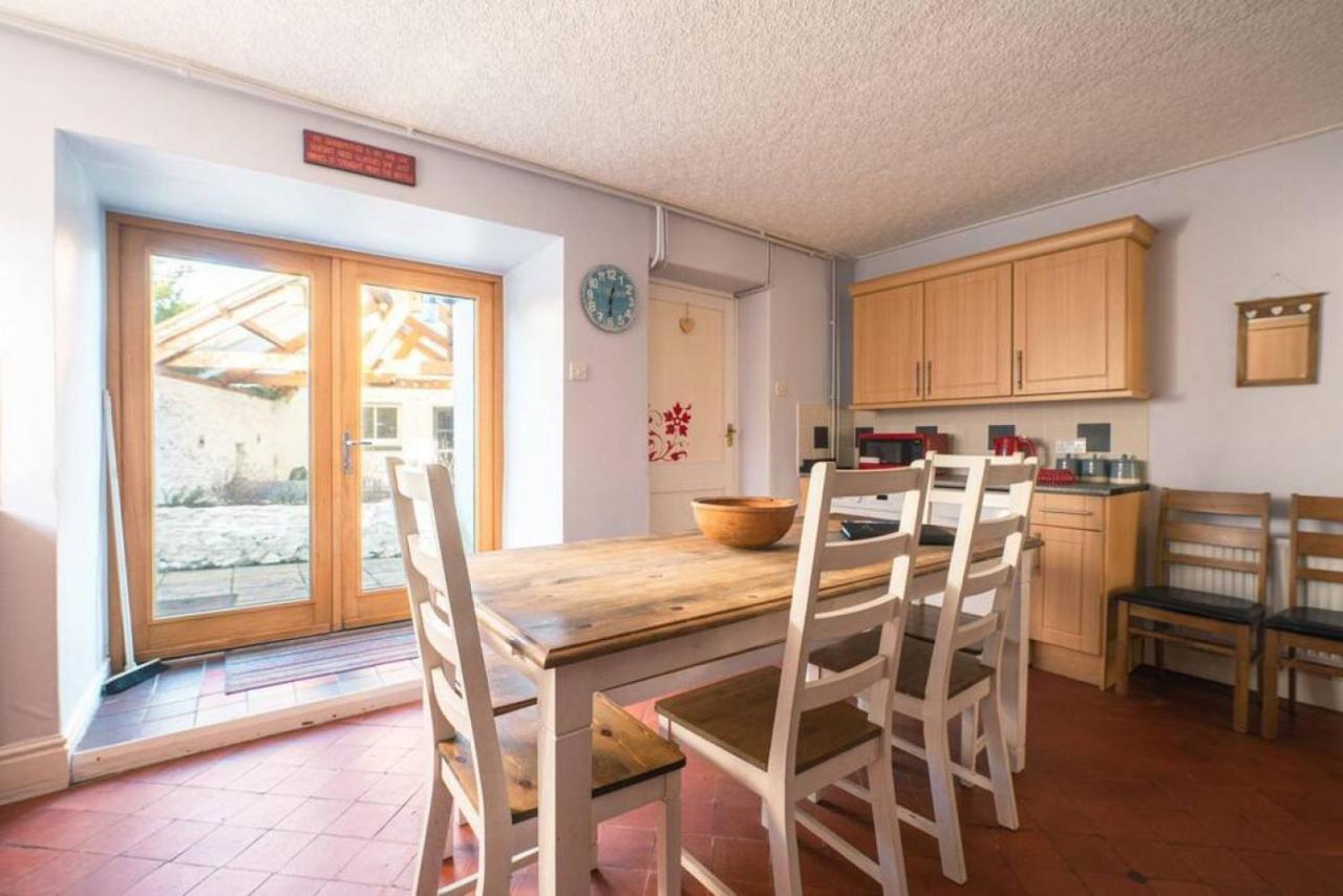 Cosy Welsh Cottage In St Davids Centre With Garden Екстер'єр фото