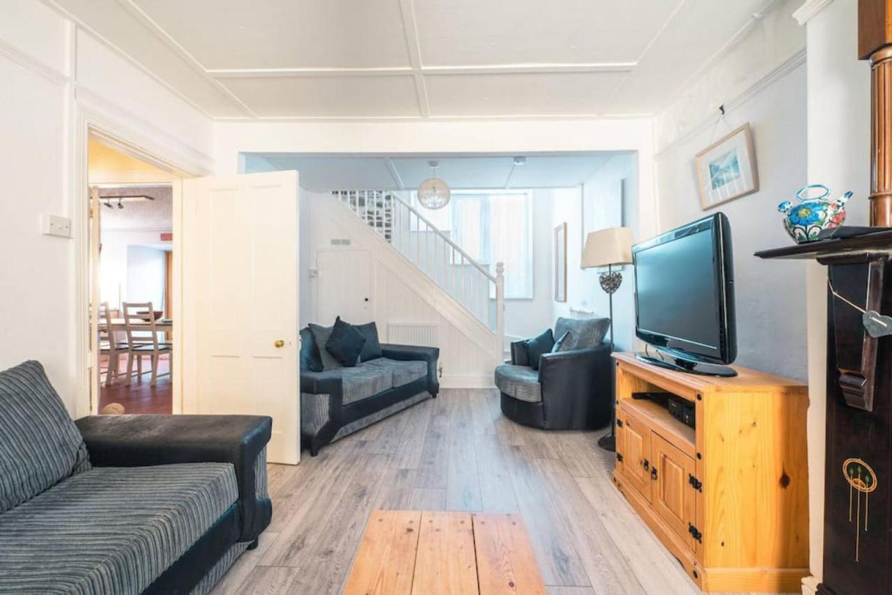 Cosy Welsh Cottage In St Davids Centre With Garden Екстер'єр фото