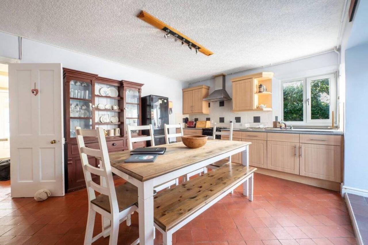 Cosy Welsh Cottage In St Davids Centre With Garden Екстер'єр фото