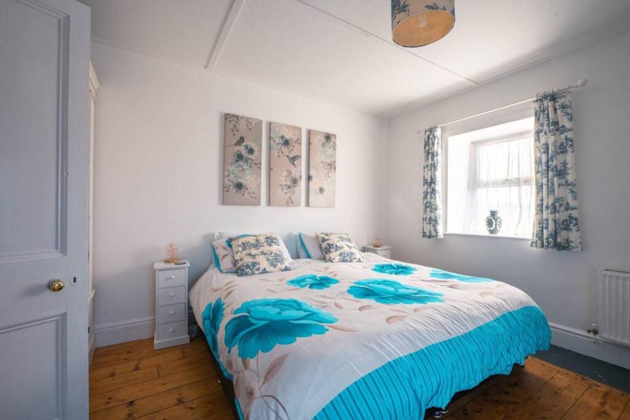 Cosy Welsh Cottage In St Davids Centre With Garden Екстер'єр фото