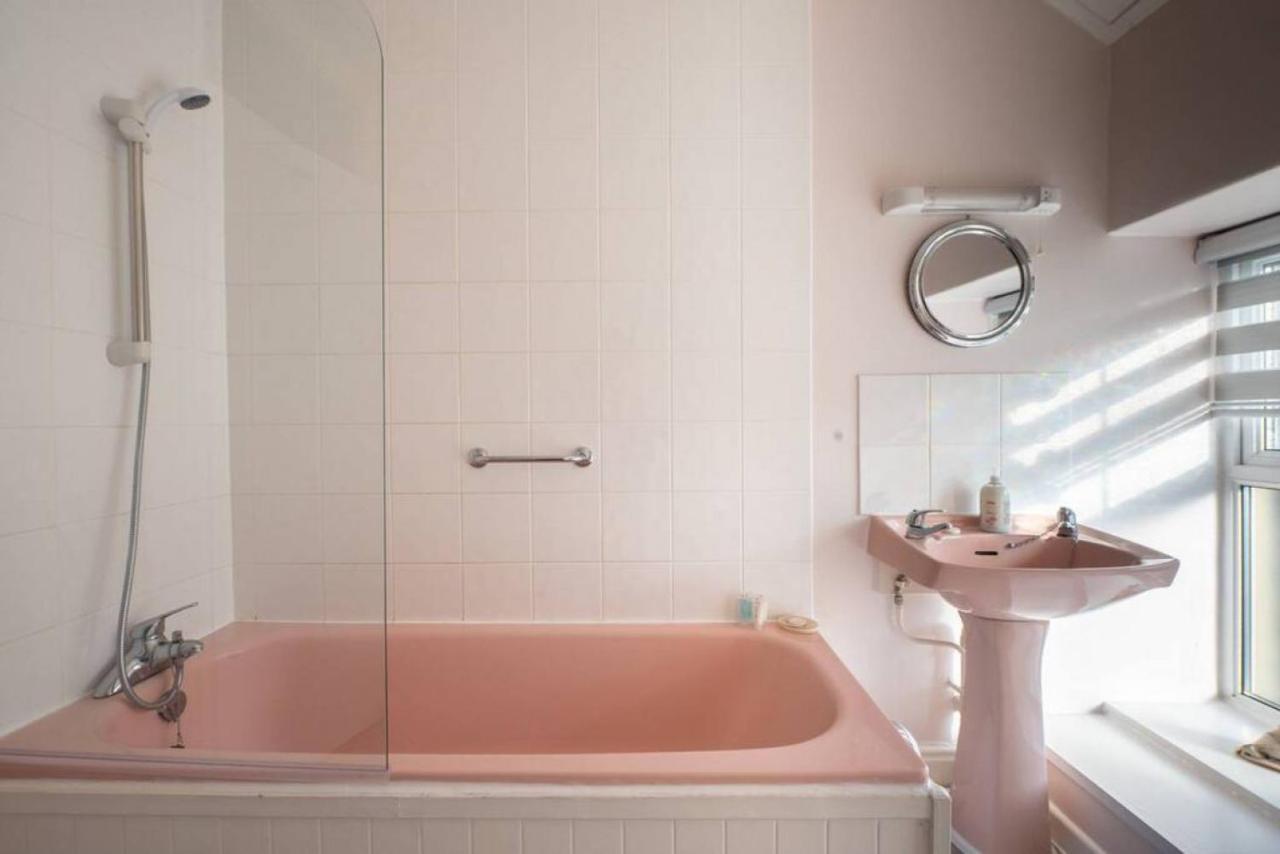 Cosy Welsh Cottage In St Davids Centre With Garden Екстер'єр фото